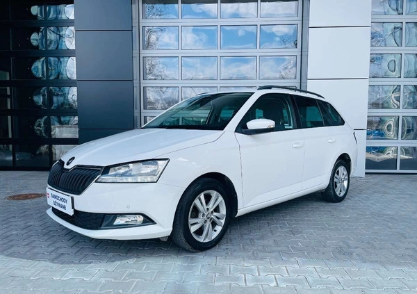 Skoda Fabia cena 45900 przebieg: 115508, rok produkcji 2019 z Kobylin małe 301